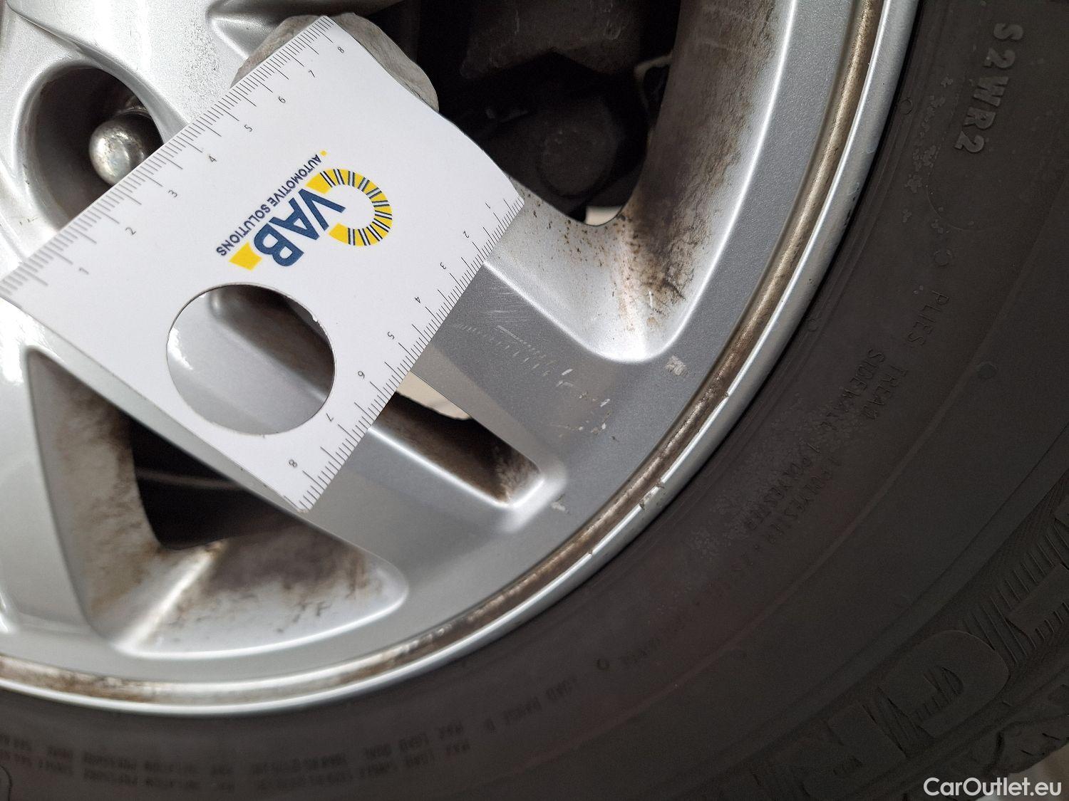  Hyundai  H-1 Hyundai, , Hyundai  People 2.5 CRDi 100kW Executive 5d #18