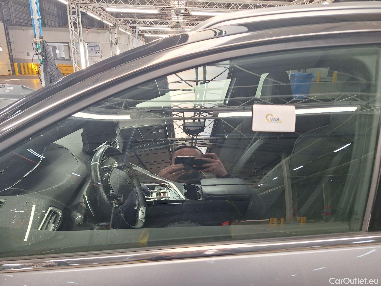  Peugeot  5008 Peugeot,  FL'20, Peugeot  1.5 BlueHDi 96kW S&S EAT8 GT 5d #33