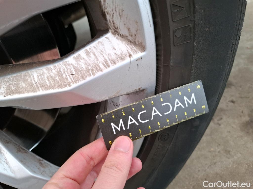  Audi  Q7 AUDI  / 2019 / 5P / SUV 55 TFSIe 380ch quattro Tiptronic8 Avus #26