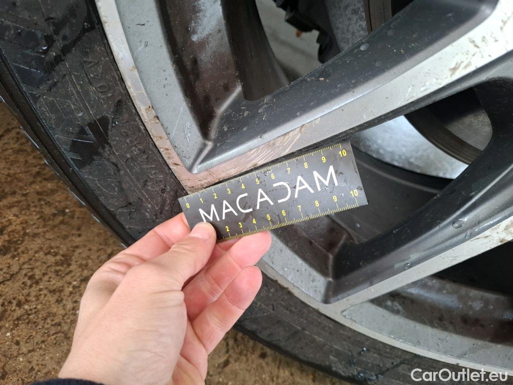  Land Rover  Range Rover LAND ROVER  Velar / 2017 / 5P / SUV 2.0 P400e PHEV BVA R-Dynamic SE #28