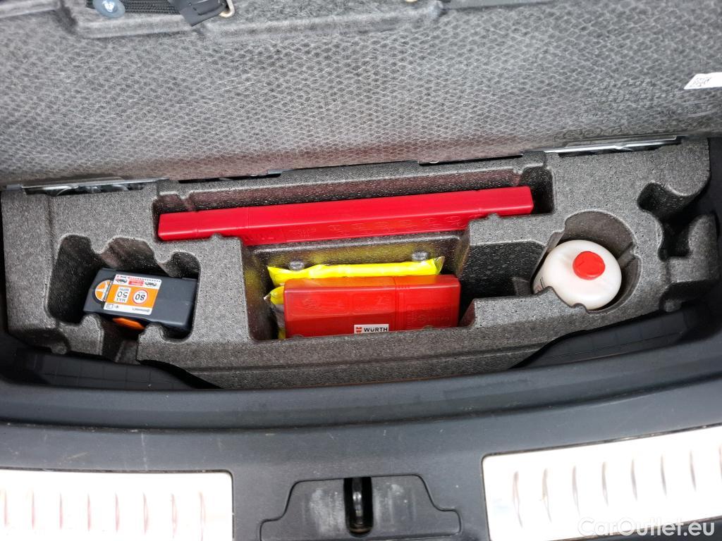  Land Rover  Range Rover LAND ROVER  Velar / 2017 / 5P / SUV 2.0 P400e PHEV BVA Dynamic HSE #2