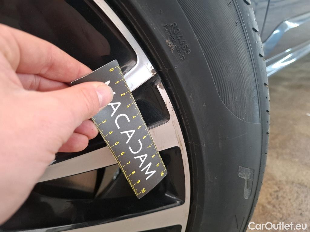  Volvo  XC90 VOLVO  / 2019 / 5P / SUV Recharge T8 AWD GT 8 Ultimate Dark #12