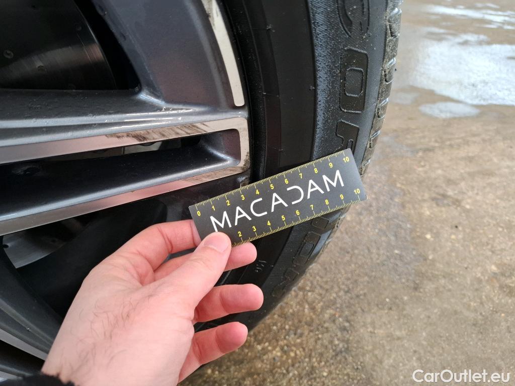  Mercedes  G-Klasee MERCEDES-BENZ GLC Coupe / 2019 / 5P / Coupé GLC 300 e Business Line 4Matic #9