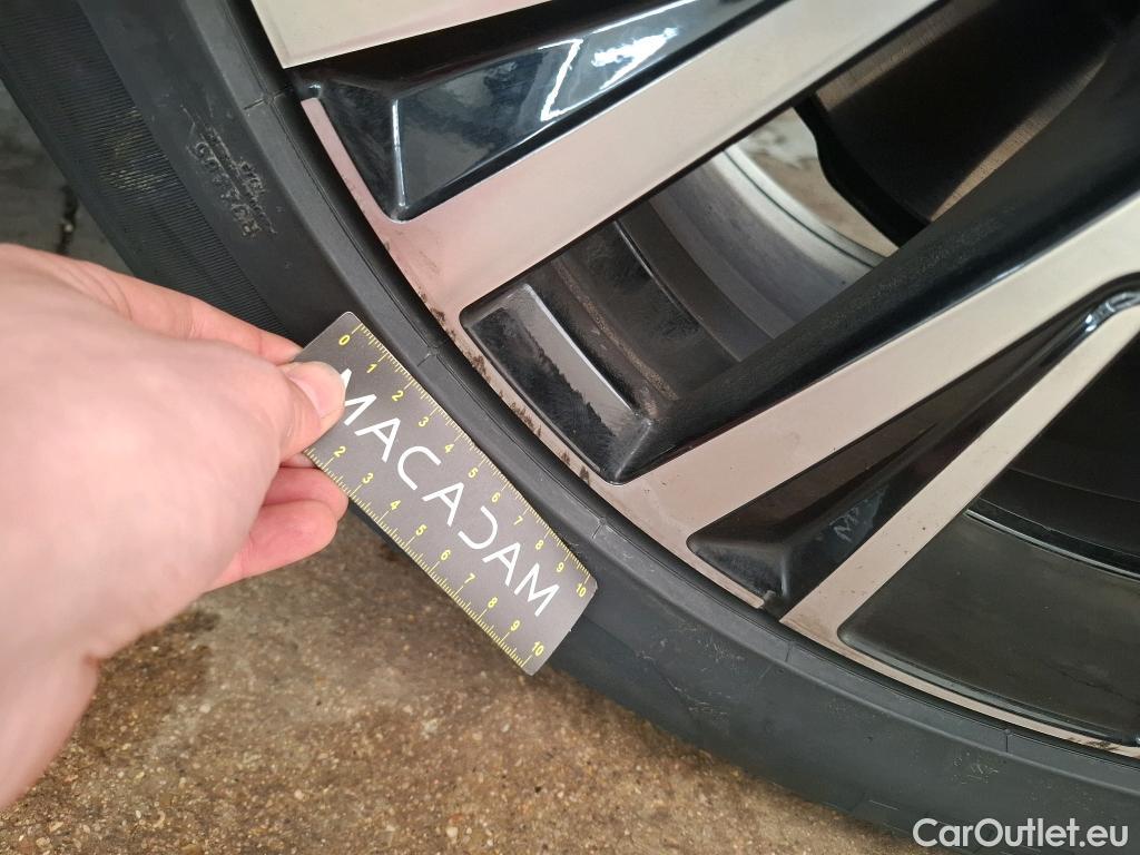  Volvo  XC90 VOLVO  / 2019 / 5P / SUV Recharge T8 AWD GT 8 Ultimate Dark #7