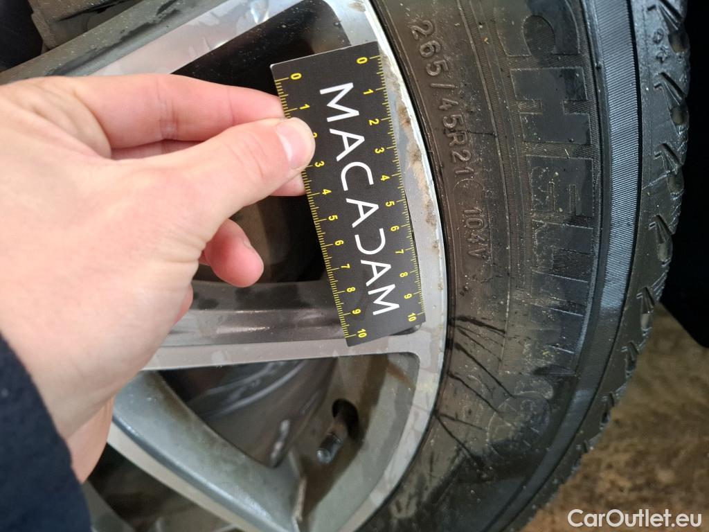  Land Rover  Range Rover LAND ROVER  Velar / 2017 / 5P / SUV 2.0 P400e PHEV BVA R-Dynamic SE #25