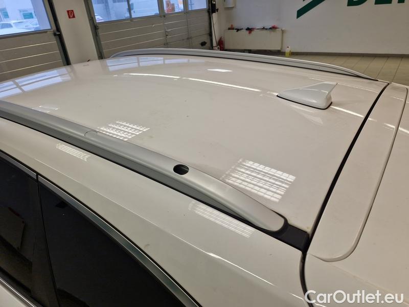  Hyundai  i30   cw (PD)(2017->)  Kom.1.5 T-GDI Family AT #5