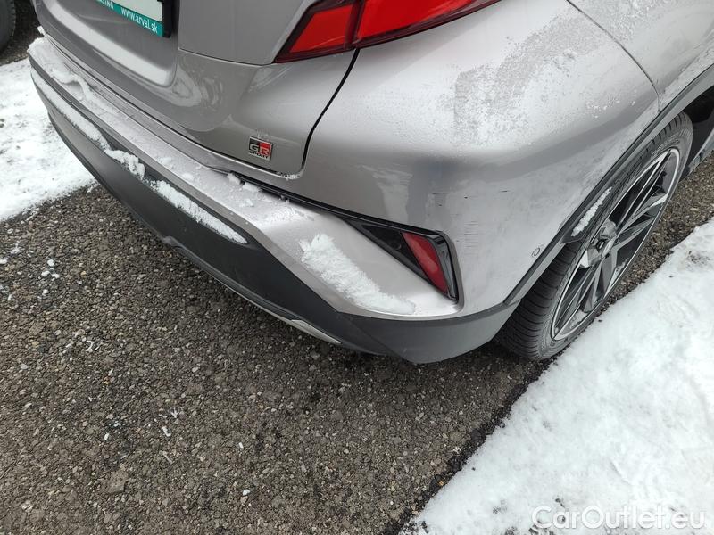  Toyota  C-HR  (2017) CHR 2.0HEV  eNCVT GR Sport 5d #4