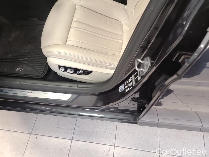  Bmw  Serie 5  Lim. (G30)  (2016->) 520d xDrive AT #9