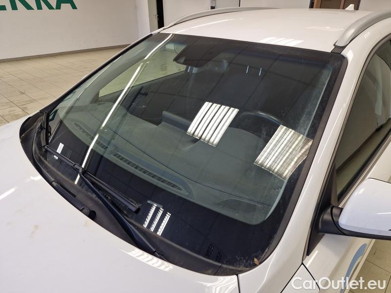  Hyundai  i30   cw (PD)(2017->)  Kom.1.5 T-GDI Family AT #1