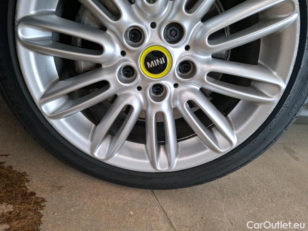  Mini  Mini   / 2014 / 3P / Berline Cooper SE Finition Greenwich 184 ch BVA #69