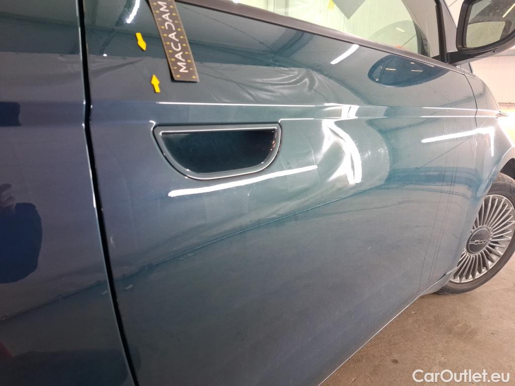  Fiat  500 FIAT   2020  3P Berline 42kWh Icone #28