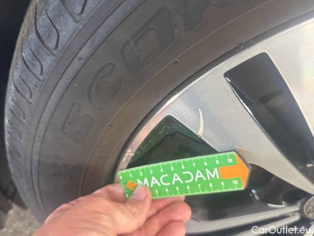  Mercedes  GLA MERCEDES-BENZ  / 2020 / 5P / SUV  250 e BUSINESS LINE DCT #26