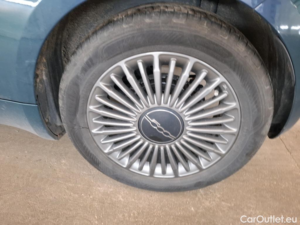  Fiat  500 FIAT   2020  3P Berline 42kWh Icone #25