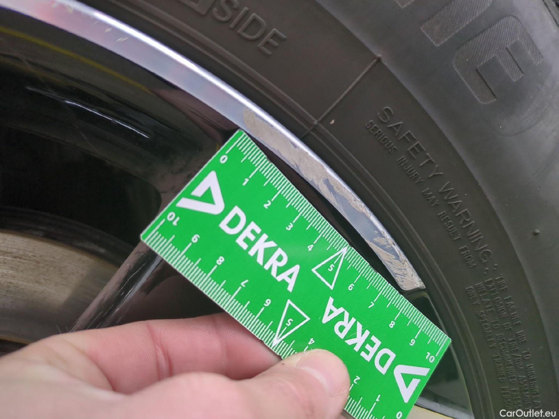  Nissan  Juke NISSAN  / 2019 / 5P / Crossover Hybrid 143 Business+ COMMITMENT DEAL LOT 700 #2