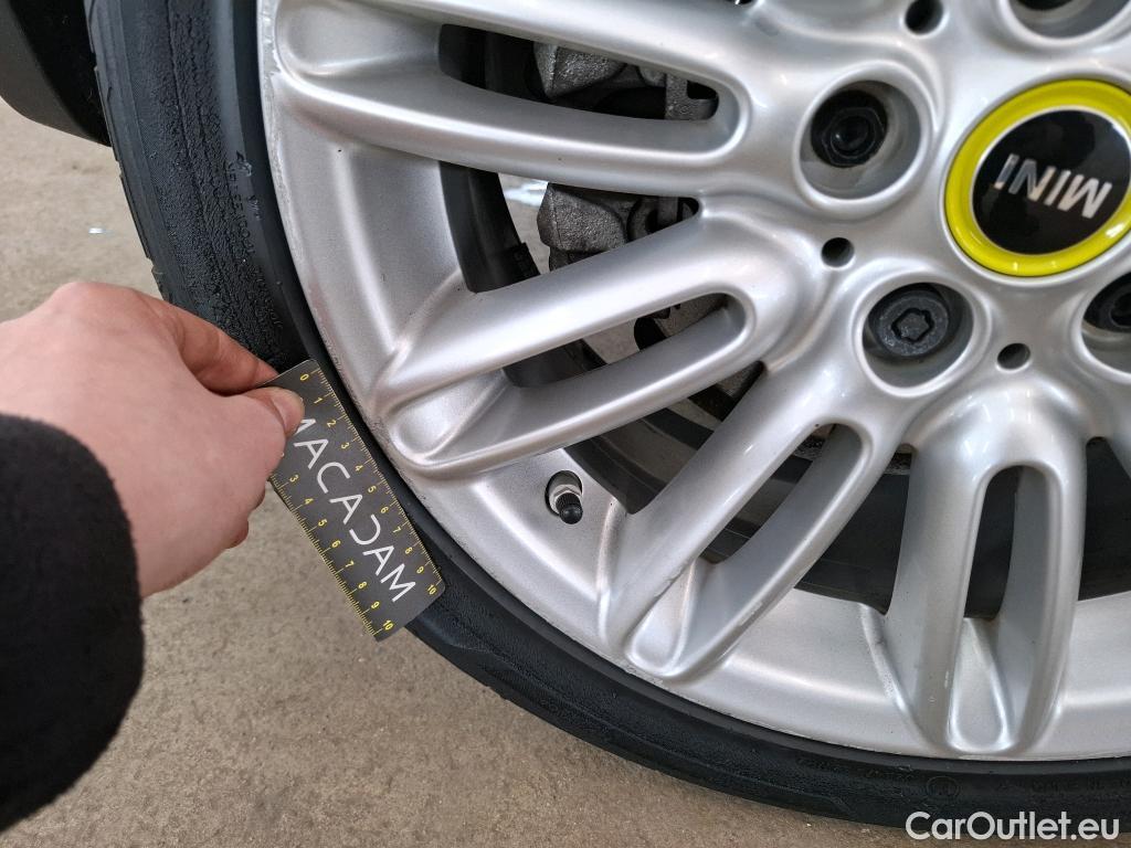  Mini  Mini   / 2014 / 3P / Berline Cooper SE Finition Greenwich 184 ch BVA #52