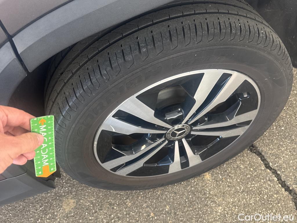  Mercedes  GLA MERCEDES-BENZ  / 2020 / 5P / SUV  250 e BUSINESS LINE DCT #25