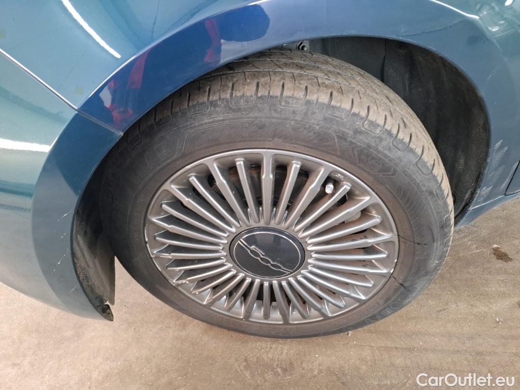  Fiat  500 FIAT   2020  3P Berline 42kWh Icone #17