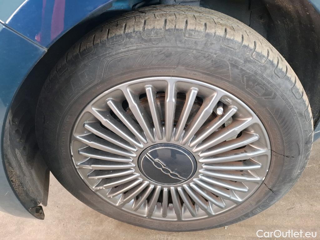  Fiat  500 FIAT   2020  3P Berline 42kWh Icone #18