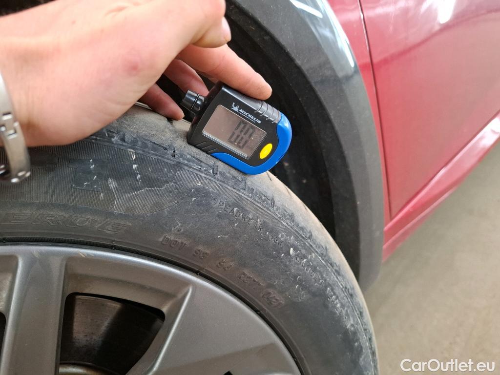  Peugeot  208  (e-) Allure Business 50kWh BVA #8