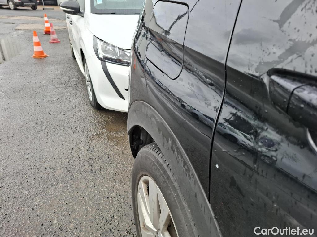  Peugeot  3008  Active Business 1.5 HDi 130CV BVA8 E6d #38