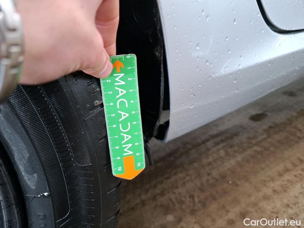  Renault  Megane  IV Berline 5 ptes. Business 1.0 TCe 115CV BVM6 E6d #12