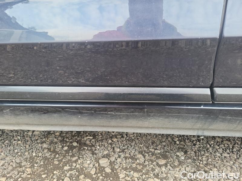  Audi  A8  (4N2/4N8)(10.2017->) S8 4.0 TFSI 420 quattro AT #12