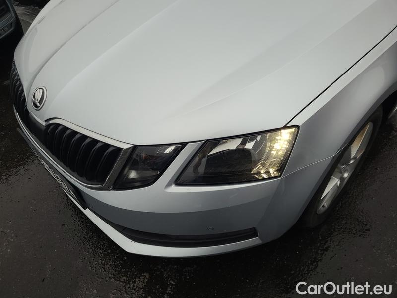  Skoda  Octavia  Combi  (5E5)(03.2017->) Co1.5TSI 110 Ambition #3