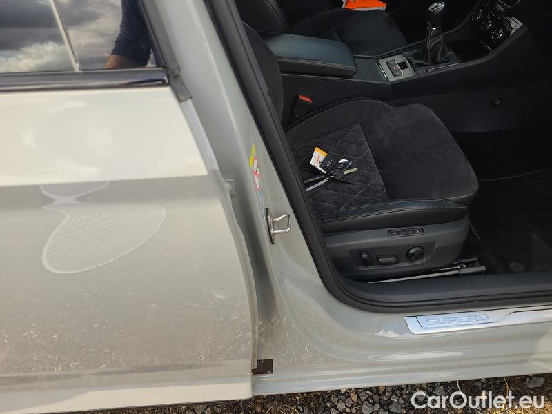  Skoda  Superb  2 (2008) Supe.FL2.0TDI 110 Sportline #26