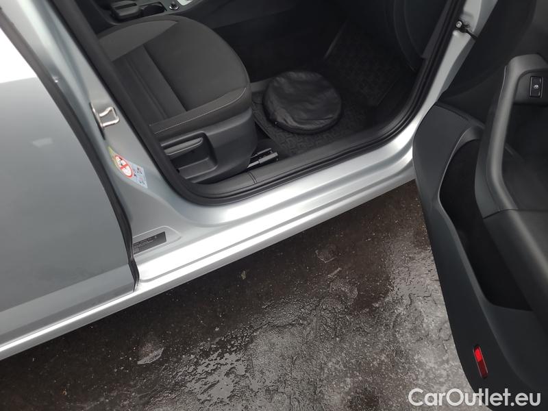  Skoda  Octavia  Combi  (5E5)(03.2017->) Co1.5TSI 110 Ambition #37