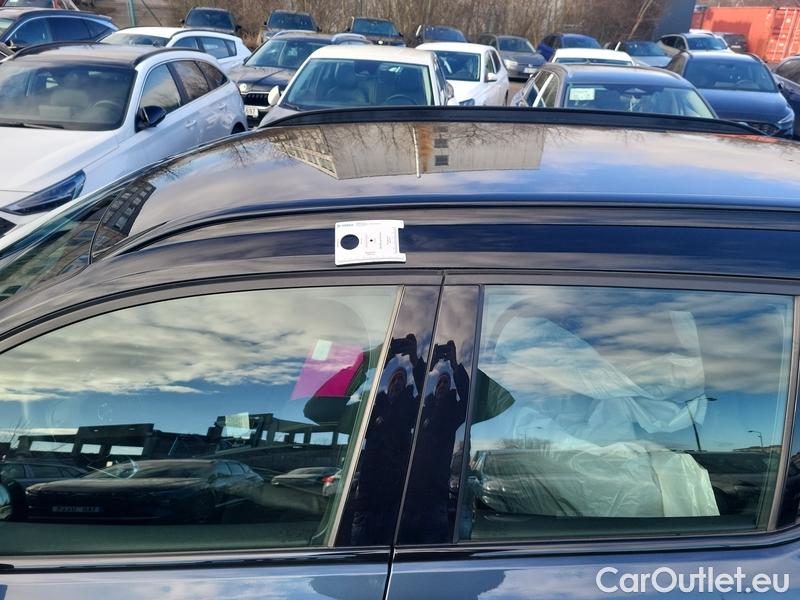  Volvo  XC 40  (2017->) XC40 B4 R-Design AWD AT #24