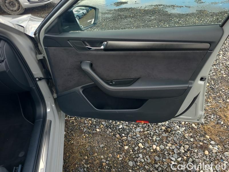  Skoda  Superb  2 (2008) Supe.FL2.0TDI 110 Sportline #25