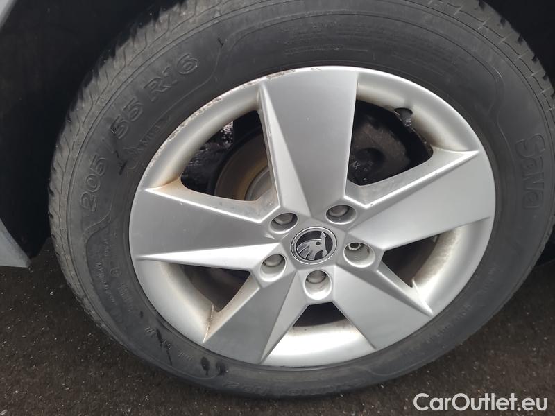  Skoda  Octavia  Combi  (5E5)(03.2017->) Co1.5TSI 110 Ambition #32