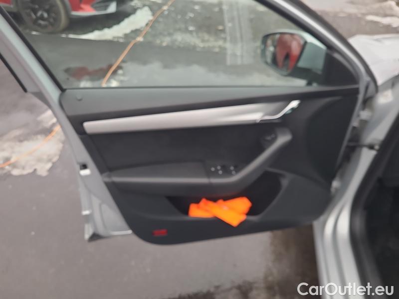  Skoda  Octavia  Combi  (5E5)(03.2017->) Co1.5TSI 110 Ambition #9