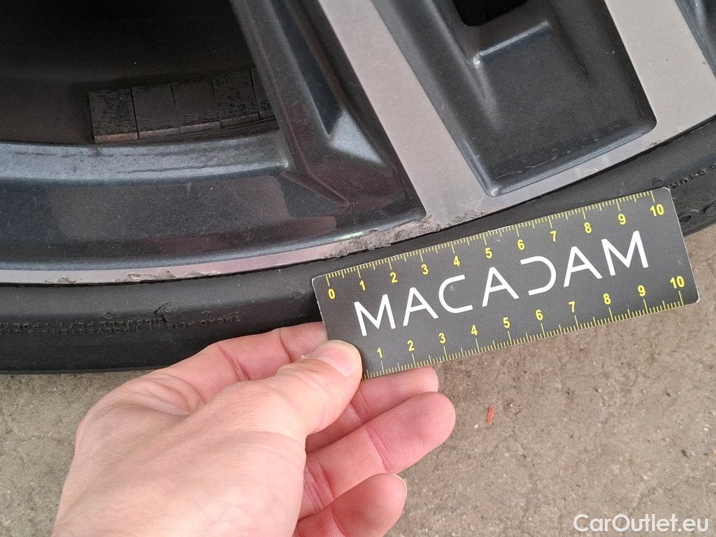  Bmw  Serie 1 BMW Série 1 / 2019 / 5P / Berline 1.5 116D DKG7 Business Design #8