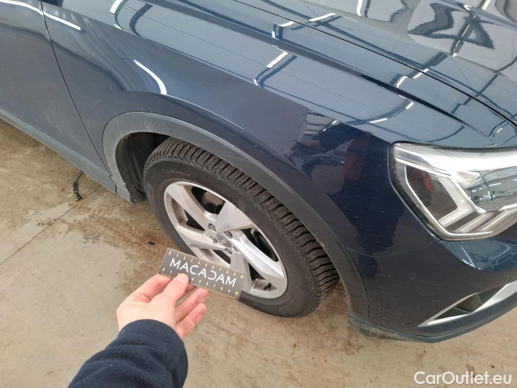  Audi  Q3 AUDI  / 2018 / 5P / SUV 1.5 35 TFSI 150 S TRONIC DESIGN LUXE #41