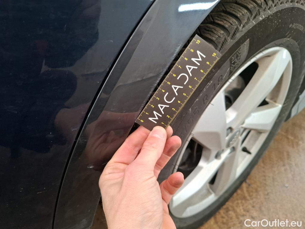  Audi  Q3 AUDI  / 2018 / 5P / SUV 1.5 35 TFSI 150 S TRONIC DESIGN LUXE #25