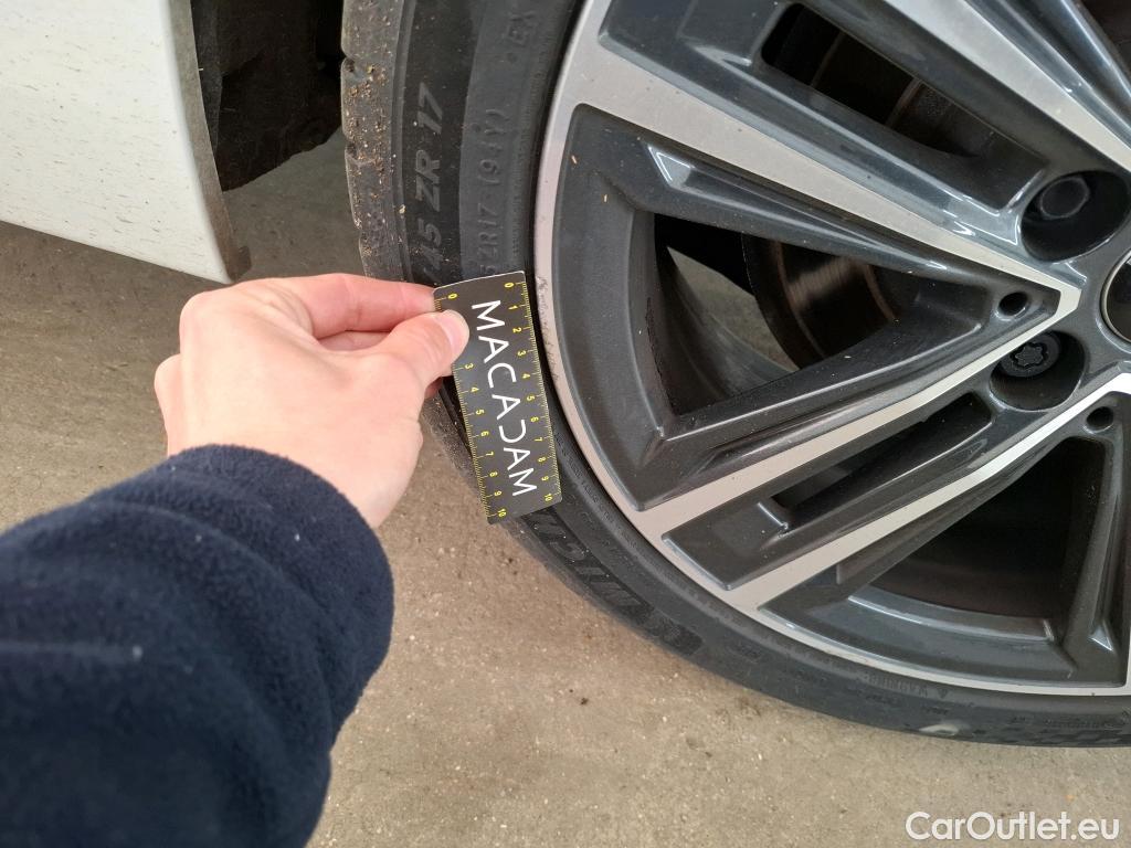  Bmw  Serie 1 BMW Série 1 / 2019 / 5P / Berline 1.5 116D DKG7 Business Design #78