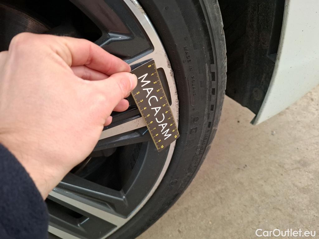  Bmw  Serie 1 BMW Série 1 / 2019 / 5P / Berline 1.5 116D DKG7 Business Design #25