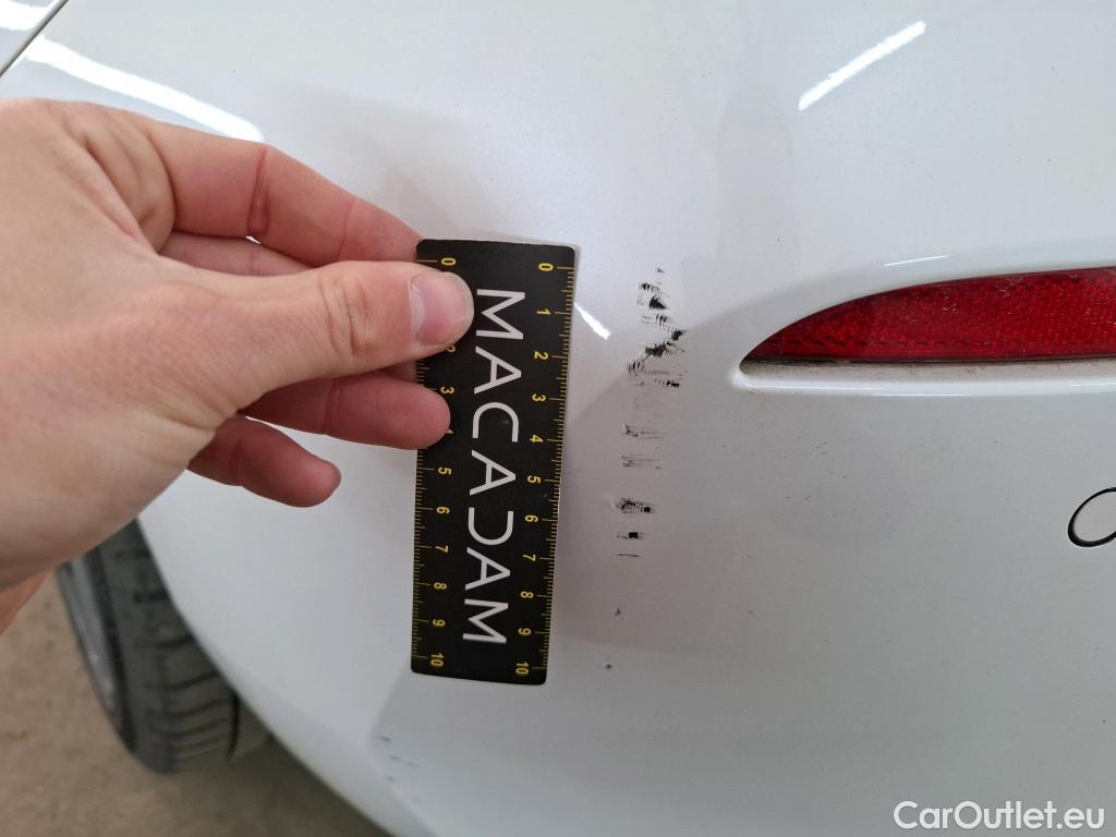  Bmw  Serie 1 BMW Série 1 / 2019 / 5P / Berline 1.5 116D DKG7 Business Design #80