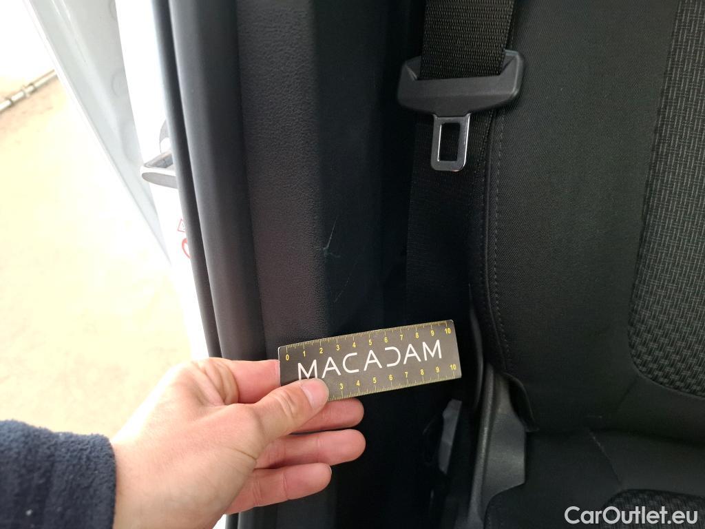  Bmw  Serie 1 BMW Série 1 / 2019 / 5P / Berline 1.5 116D DKG7 Business Design #51