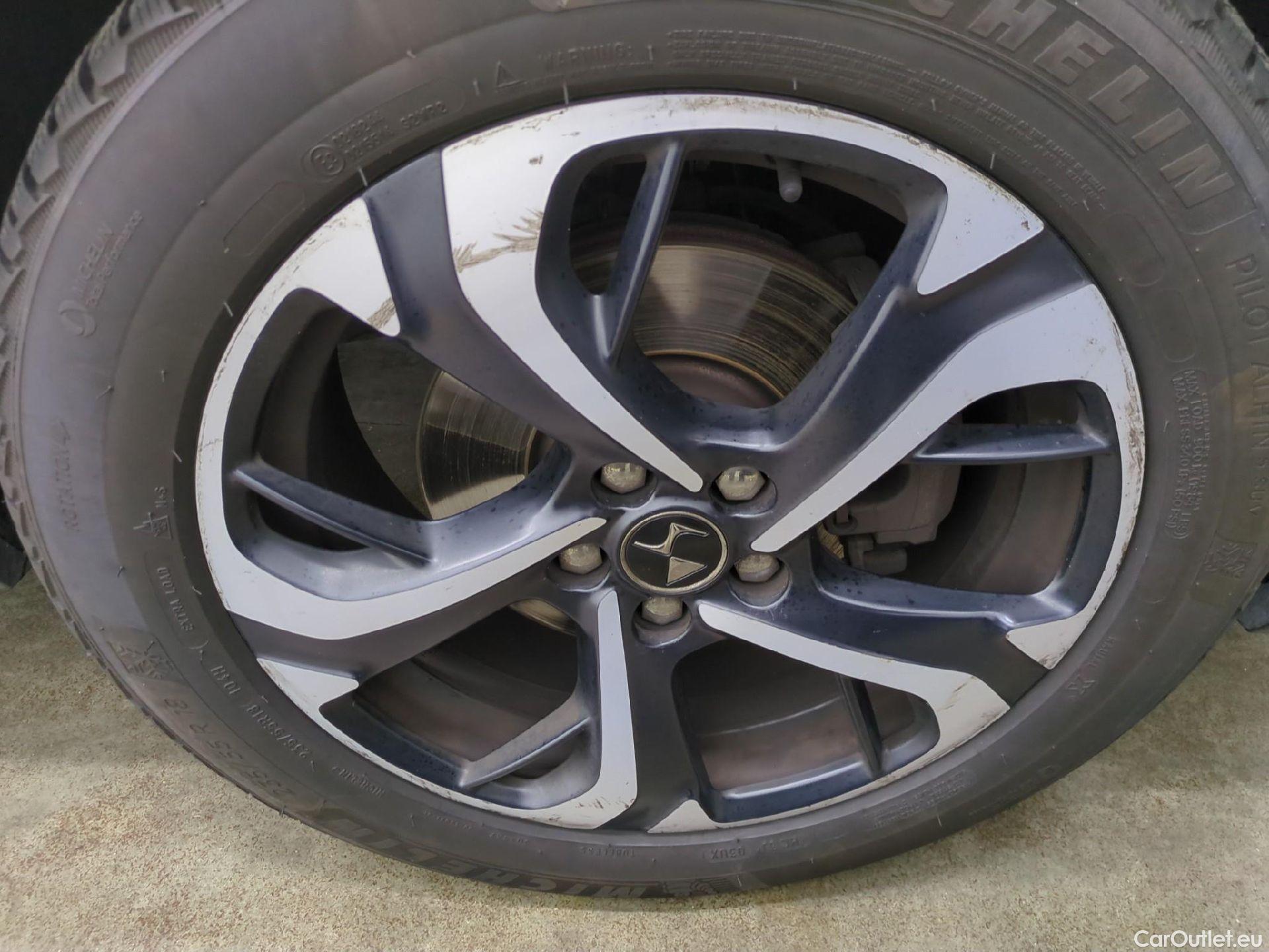  DS  DS7 DS DS 7 Crossback 5p SUV BlueHDi 130 Manuel Executive #8