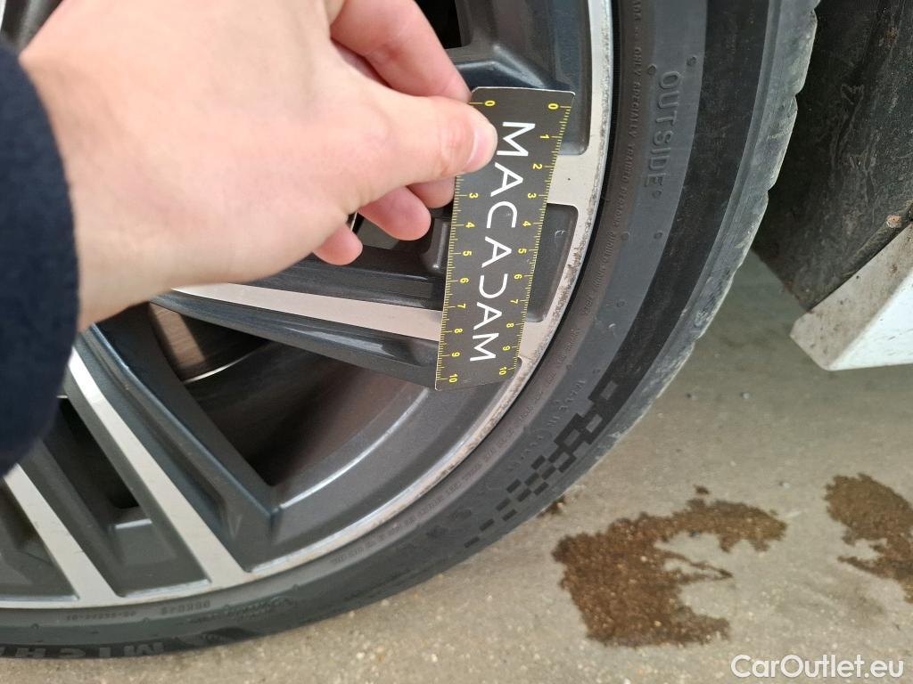  Bmw  Serie 1 BMW Série 1 / 2019 / 5P / Berline 1.5 116D DKG7 Business Design #30