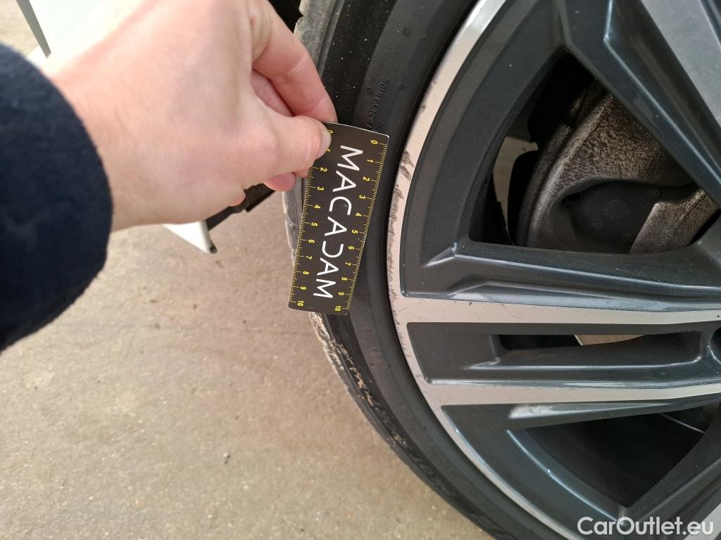  Bmw  Serie 1 BMW Série 1 / 2019 / 5P / Berline 1.5 116D DKG7 Business Design #32