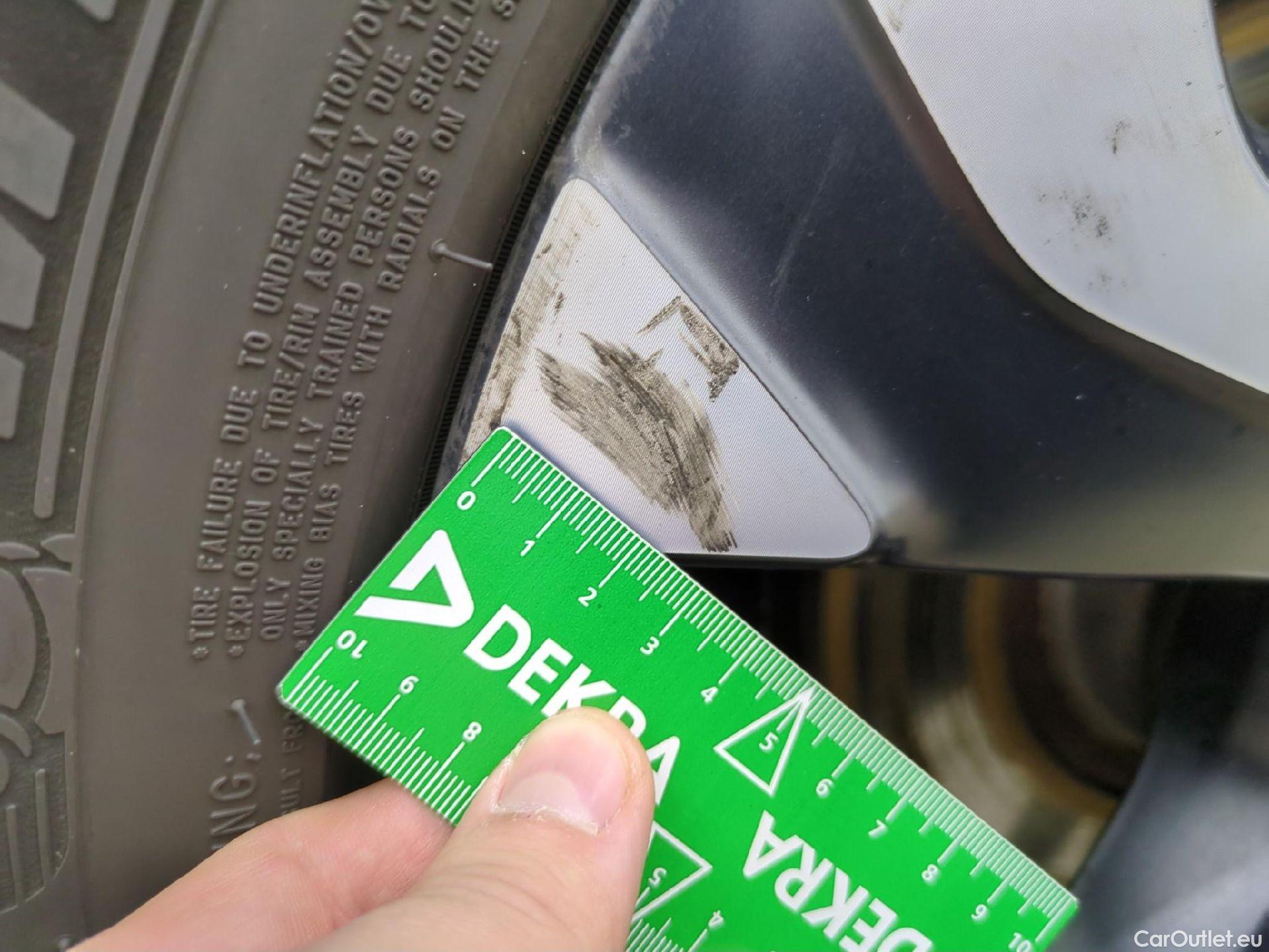  DS  DS7 DS DS 7 Crossback 5p SUV BlueHDi 130 Manuel Executive #19