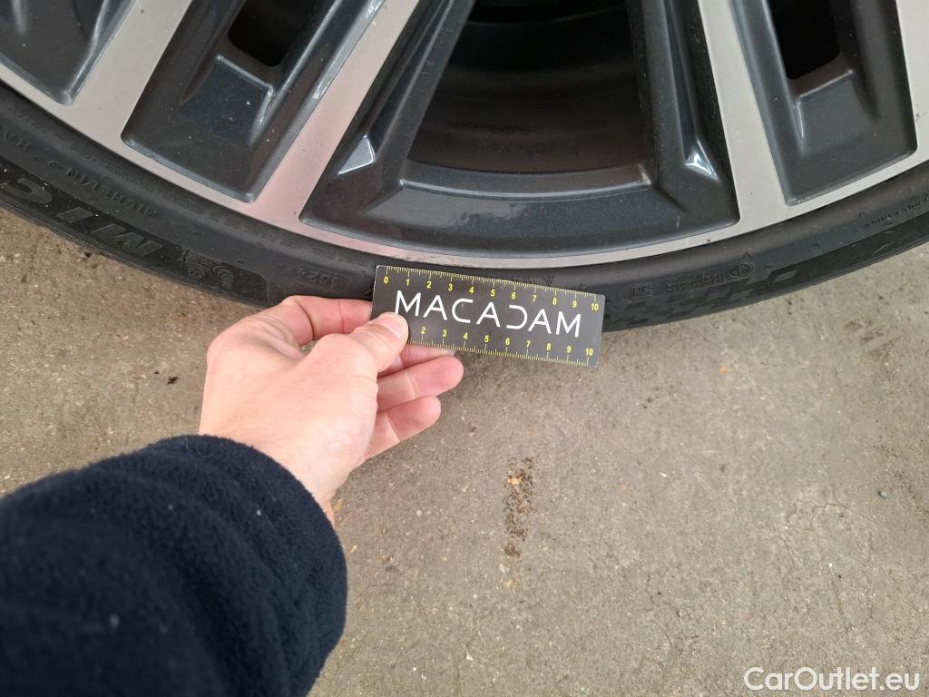  Bmw  Serie 1 BMW Série 1 / 2019 / 5P / Berline 1.5 116D DKG7 Business Design #76