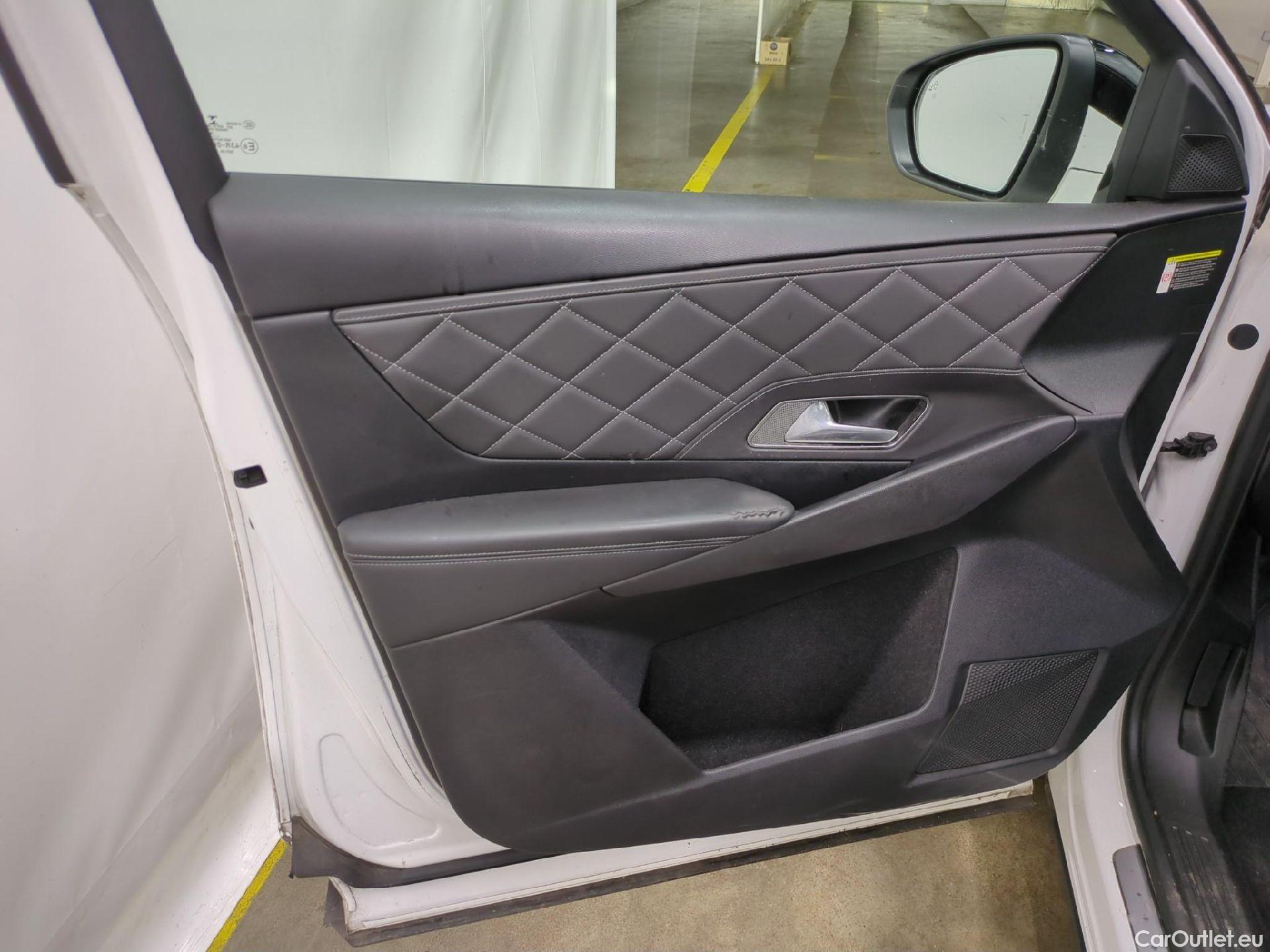  DS  DS7 DS DS 7 Crossback 5p SUV BlueHDi 130 Manuel Executive #2