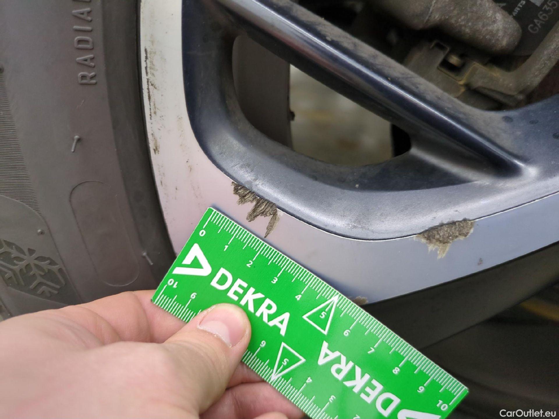  DS  DS7 DS DS 7 Crossback 5p SUV BlueHDi 130 Manuel Executive #27