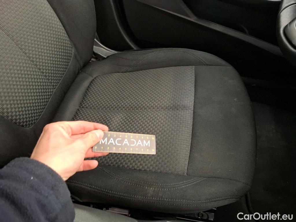  Bmw  Serie 1 BMW Série 1 / 2019 / 5P / Berline 1.5 116D DKG7 Business Design #59