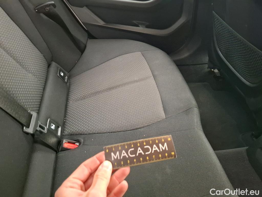  Bmw  Serie 1 BMW Série 1 / 2019 / 5P / Berline 1.5 116D DKG7 Business Design #63