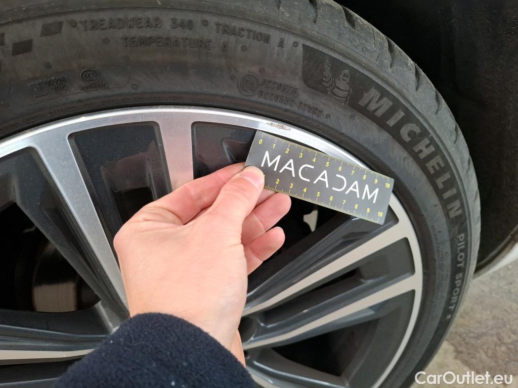  Bmw  Serie 1 BMW Série 1 / 2019 / 5P / Berline 1.5 116D DKG7 Business Design #77